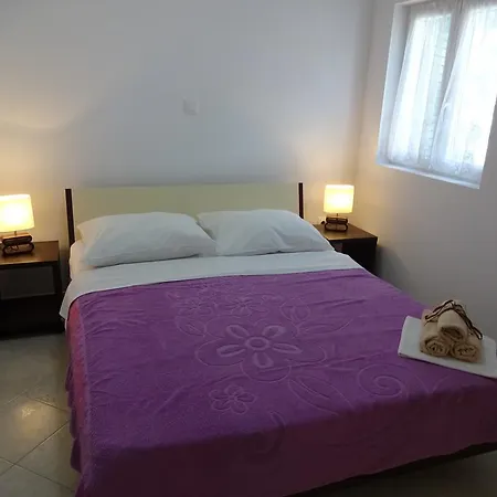 Daire Apartament Natali *