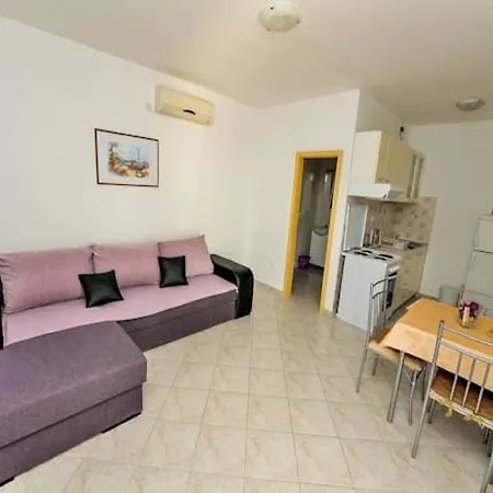 Apartament Natali * Primošten